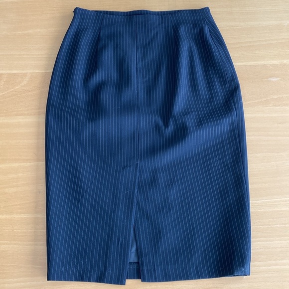 Kookai midnight navy pin striped skirt. - Picture 2 of 4
